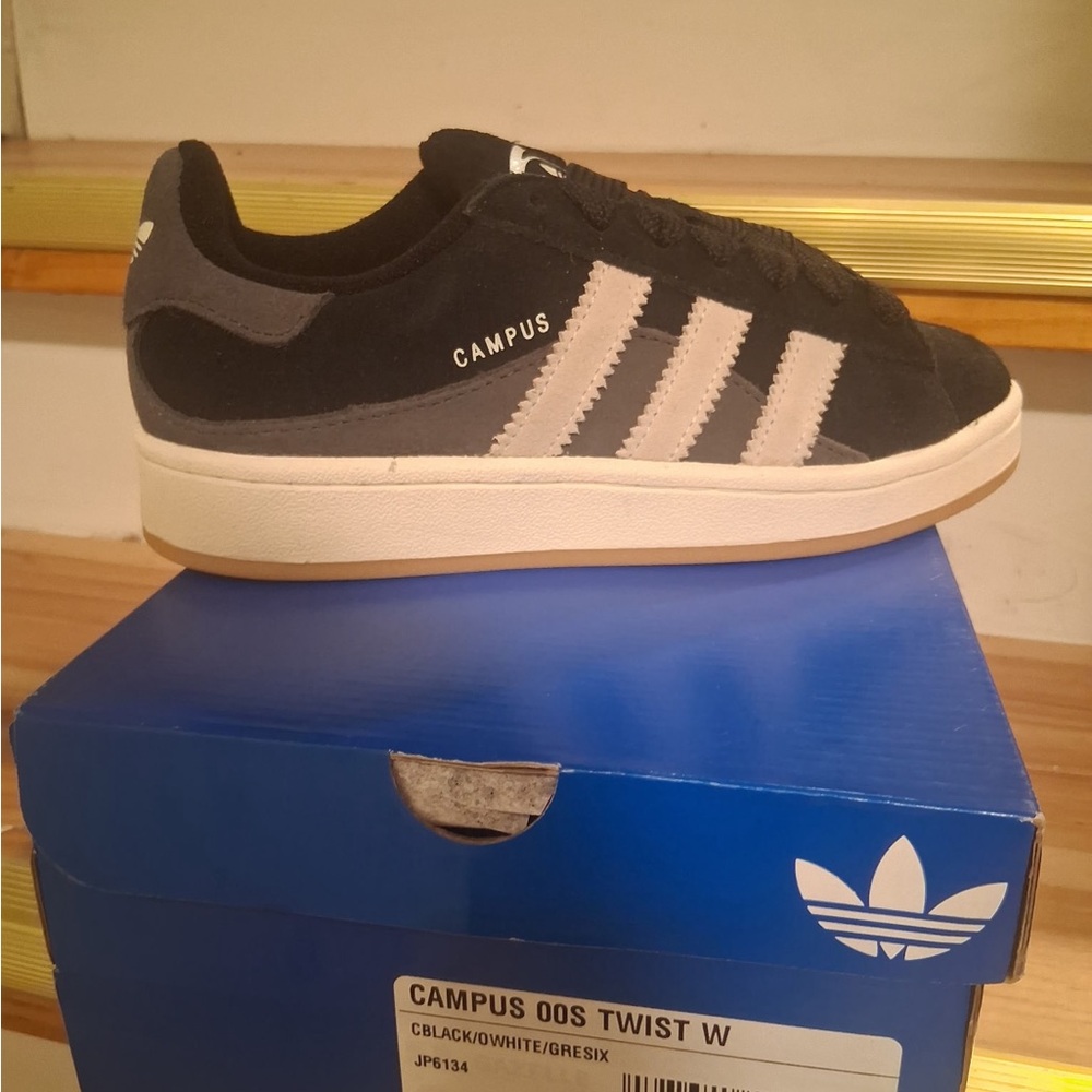 adidas Originals Campus 00s
Women's